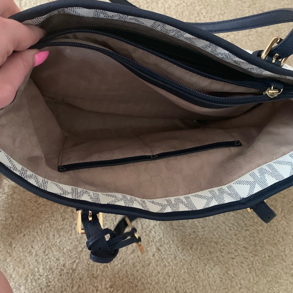 Michael Kors purse